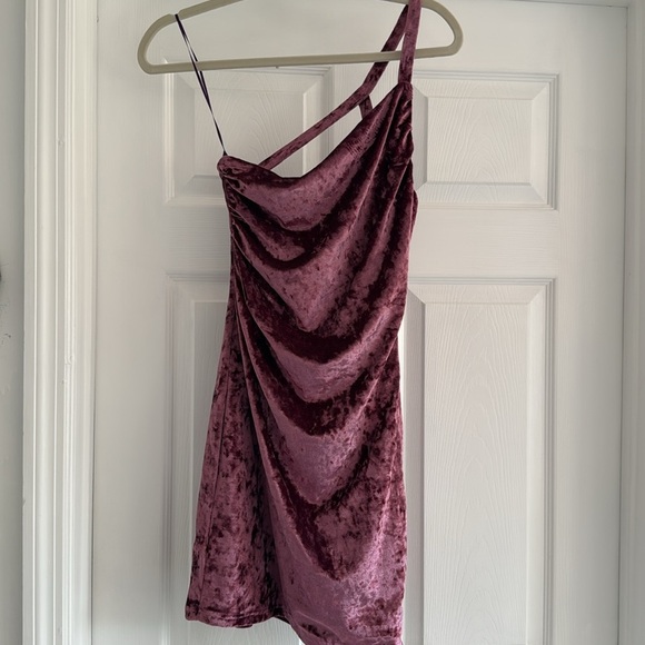 SUPERDOWN Corella Pink Crushed Velvet One Shoulder Mini Dress M - Picture 4 of 9